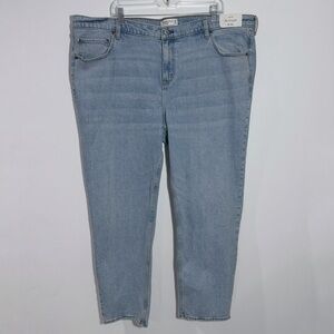 NWT Abercrombie & Fitch The Straight Mid Rise Light Wash Jeans Size‎ 36/22